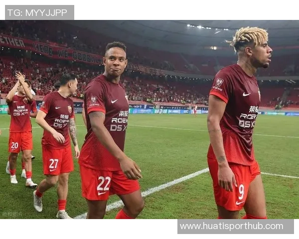 上海海港外援茹萨正式签约成都蓉城俱乐部即将加盟新征程